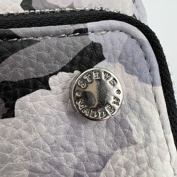 Steve Madden Floral Black & Gray Clutch Wristlet Wallet 2 Zip Pockets - Picture 5 of 9